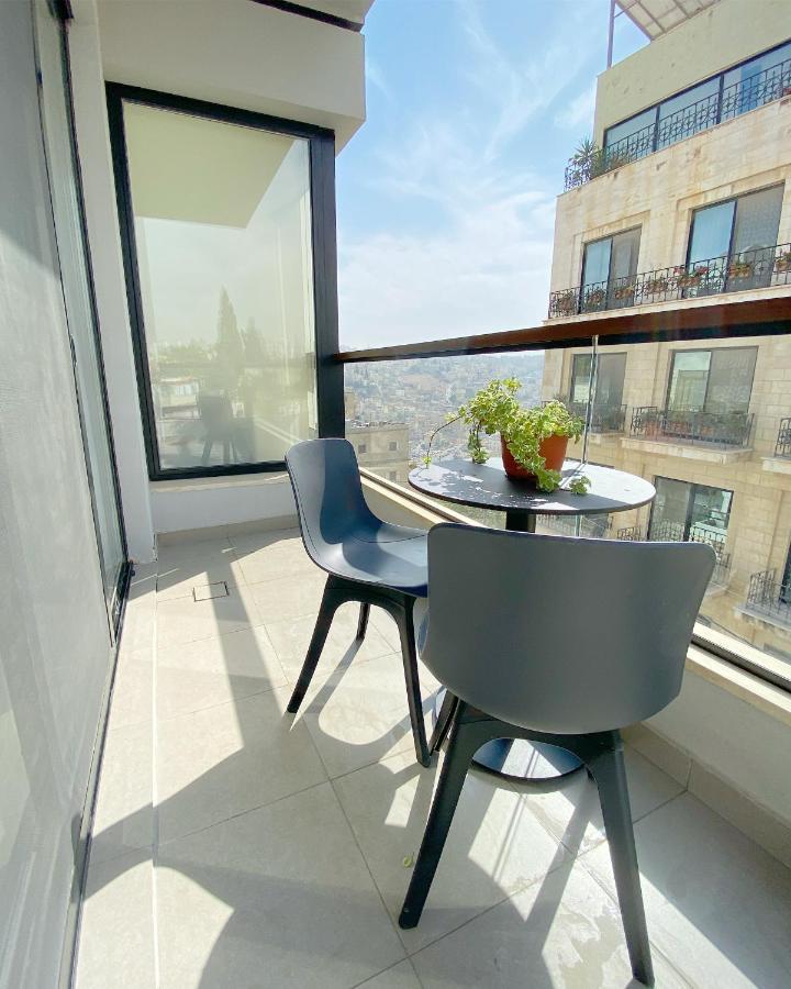 Nu Fifty Two Bed & Breakfast Amman Exterior photo