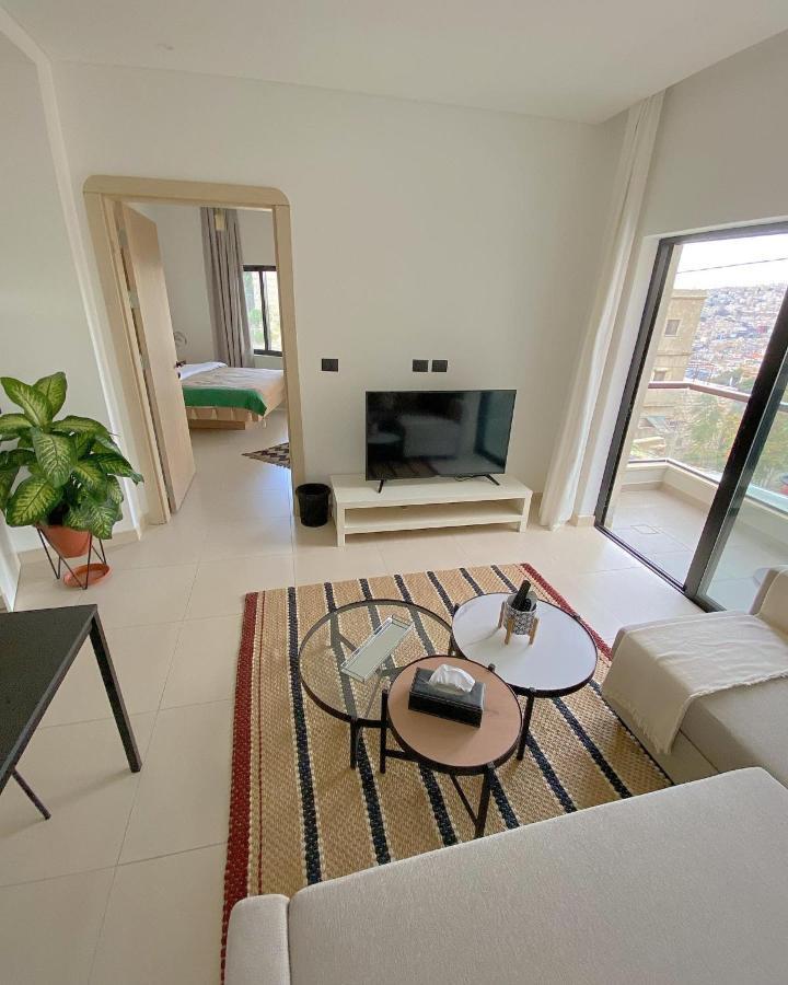 Nu Fifty Two Bed & Breakfast Amman Exterior photo